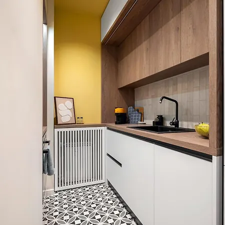 Nestio Premium Designer 2br Center Lägenhet