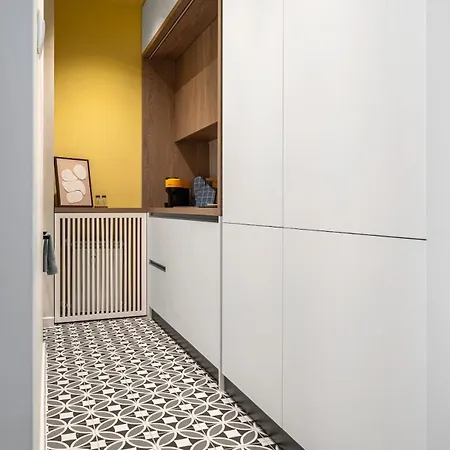 Nestio Premium Designer 2br Center Lägenhet